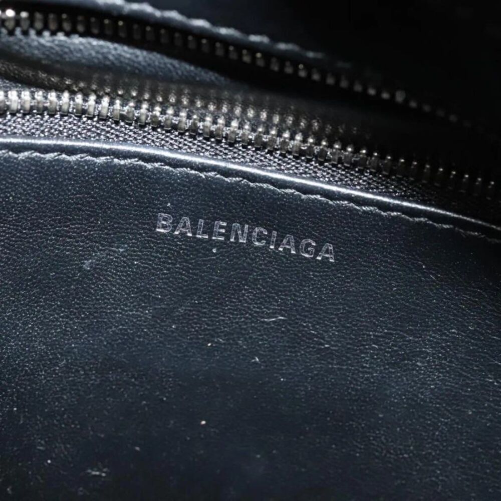 Balenciaga Triangle Duffle Leather Red Leather Handbag - Picture 6 of 16